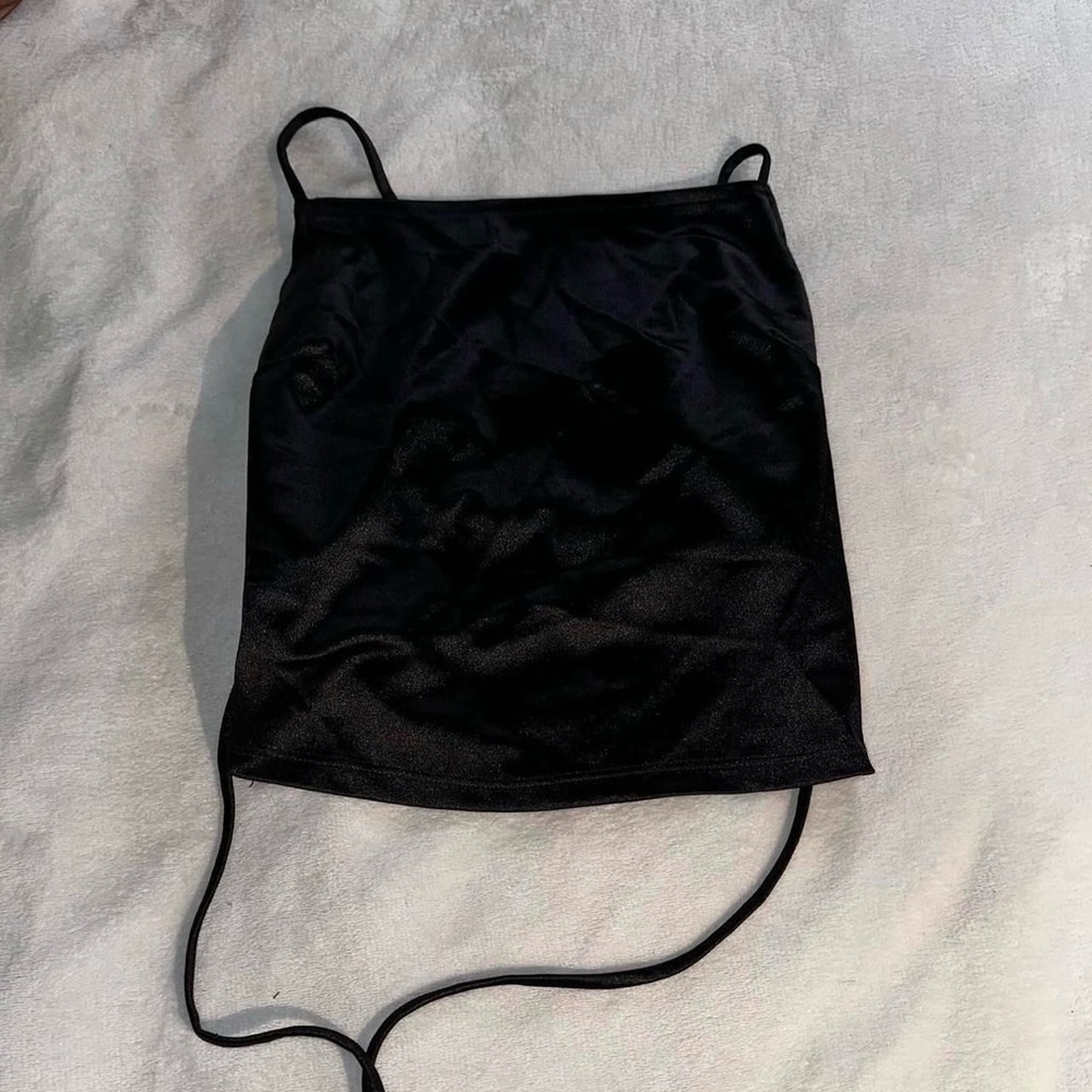 Black shiny crop top
